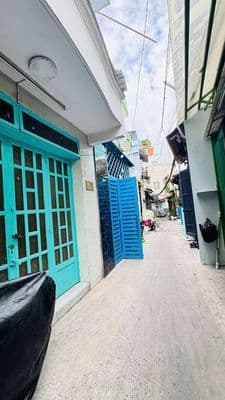 KẸT TIỀN BÁN GẤP NHÀ ( QUẬNV4 )