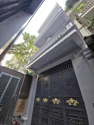 Cho thuê nhà riêng nguyên căn ngõ phố Dịch Vọng.DT 43m*5T*4P. Giá 16tr