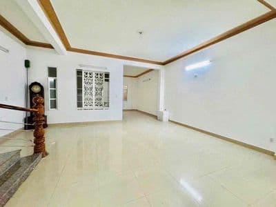 Cho thuê nhà 4 tầng đường 2 Tháng 9 , Hoà Cường - Có thang máy