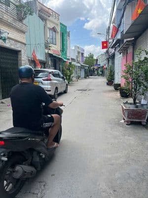 NHÀ ĐẸP HẺM XE HƠI - 1 LẦU - 3PN - 2WC