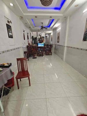 Nhà 2 tầng 100m2 hẻm xe hơi ngay bến xe quận 8