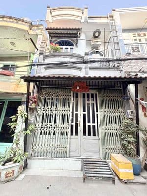 BÁN GẤP : NHÀ 1/ Chiến Lược (4x9) 2 tầng btct