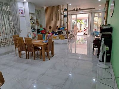 Biệt thự 8 x 28 4 tầng hẽm xe hơi Lạc Long Quân P5Q11 giá tốt