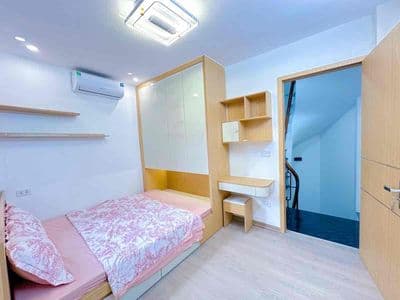 Siêu phẩm Tôn Đức Thắng, 1 nhà ra phố,ở sướng 24mx4T