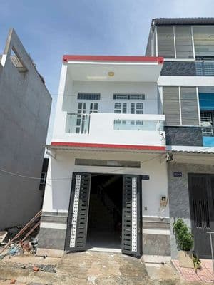 NHÀ 2 TẦNG GẦN CHỢ LONG PHƯỚC NGAY TRUNG TÂM PHƯỜNG