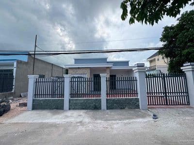 BÁN NHÀ MỚI mặt tiền Châu Văn Biếc cách biển Phước Hải 10phút