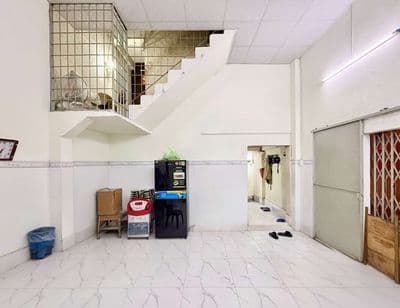 NGỘP BANK GIẢM 4T. Chỉ 8.x cho 72m2 nhà Âu Cơ 2 MT, thông số vàng