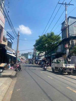 Bán Căn Mặt Tiền Hoà Bình. DT : 3,7 x 20m