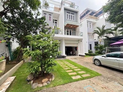 Chính Chủ GỬI Bán Gấp Căn Biệt thự phú Hữu quận 9 diện tích 322m2 Alo