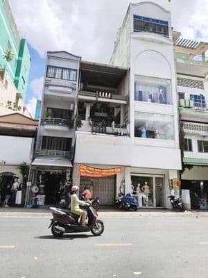 Cho thuê nhà nguyên Căn- Nguyễn Trai, ,P3,Q5 4x20 3.5 tấm 5 phòng