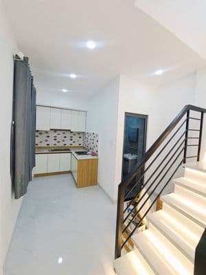 Nhỏ xinh đủ công năng - mặt tiền 8m thông , xe hơi đỗ thoải mái