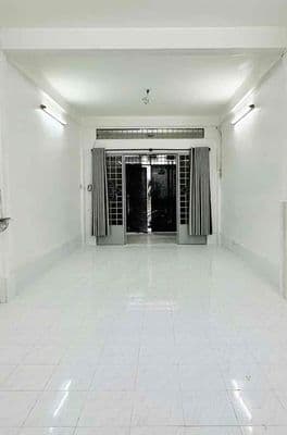 Nhà rộng thoáng, 58m2, 1 trệt 1 lửng, sân để xe thoải mái ở và lv ok