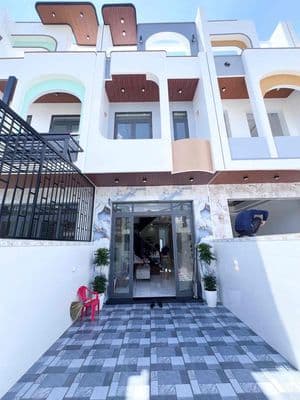 GIẢM NGAY 200 TRIỆU – NHÀ MẶT TIỀN CHỈ CÒN 3,25 TỶ – FULL NỘI THẤT