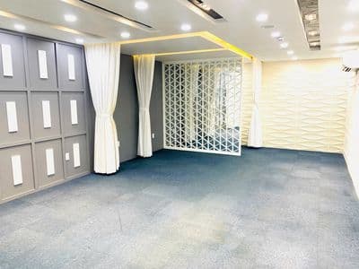 Cho thuê nhà đường hoàng hoa thám, 6 tầng. thang máy, hầm 5 tầng