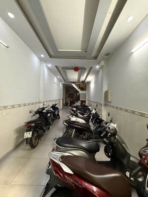 CHDV 3,1x23m, 5 tầng, hẻm Đặng Chất, P.2, Q.8