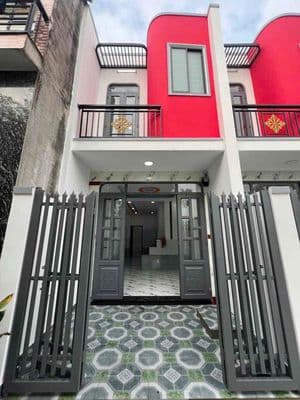 Bán nhà ngay chợ
