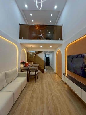 NGAY NGÃ 4 HÀNG XANH – 3 TẦNG – 4PN – NHỈNH 4 TỶ XÍ (TL) 4PN – 3W