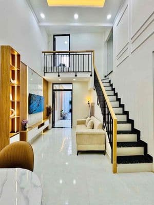 Sân Vườn Ngắm Trăng Ngay Nguyễn Gia Trí - Chỉ 77tr/ m2 - 70m²