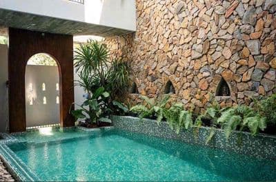 Cần cho thuê toà khách sạn Bouti 4 tầng gần Vương Thừa Vũ Biển Phạm V