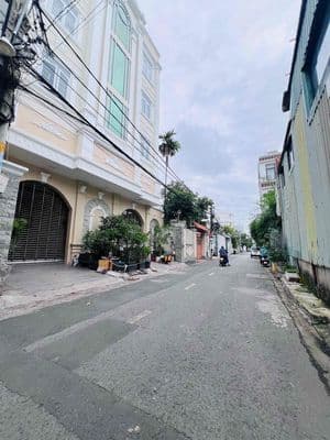 chính chủ hạ giá bán gấp nhà Trần Não –3 tầng, Gần Metro , giá 8Ty