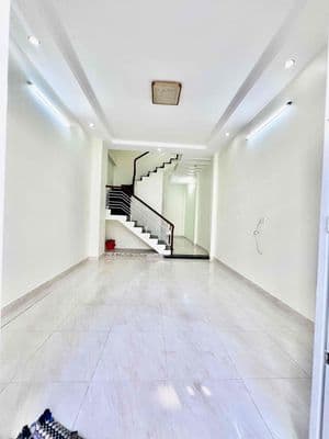 Cho Thuê Nhà Mới Xây DT 100m2 1Trệt 1Lầu 2Pn 2Wc Ngay Gần Chợ Vườn Lài