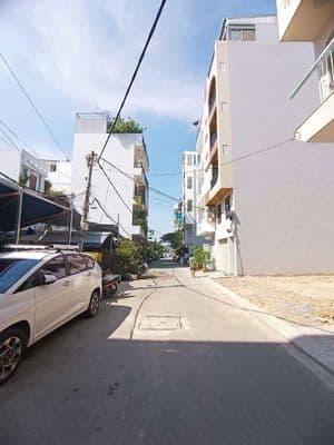 Bán nhà 60m2, ngang to 5m, kế hxh, ngay khu HimLam Q7, chỉ 6.x tỷ