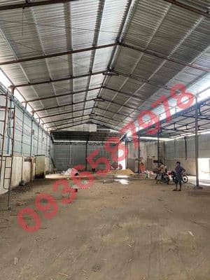 Cho Thuê Xưởng 2000m2. Trần 10m .đường xe công. 50tr/th