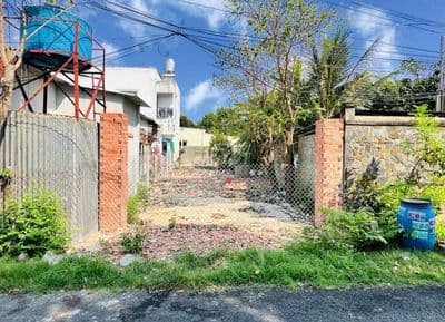 Cần bán 143m² đất full thổ ngay Ngã ba Cây Trôm. Giá 700tr, SHR
