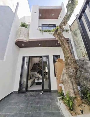 Nhà mới 2 tầng 72m2 kiệt điện biên phủ gần đường.