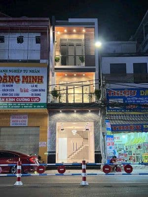 Cho thuê nhà trệt 2 lầu mới đẹp đường trần hưng đạo