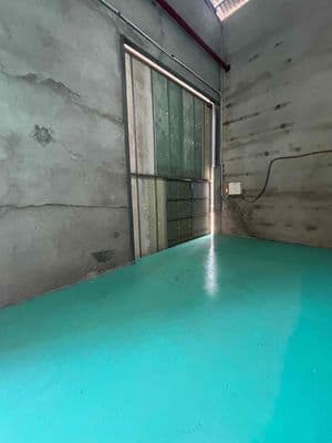 Diện tích: 500m² (300m² trệt + 200m² lầu 1)