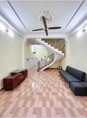 nha 2 lau hem 60 lam văn Bên co 3PN2WC du noi that