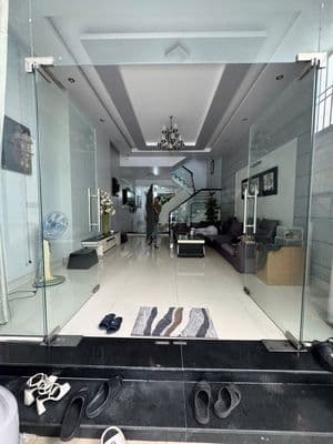 Cho thuê nhà đẹp Phú Hữu | Sân oto nhà to dts240m2 | Giá 15tr/ tháng