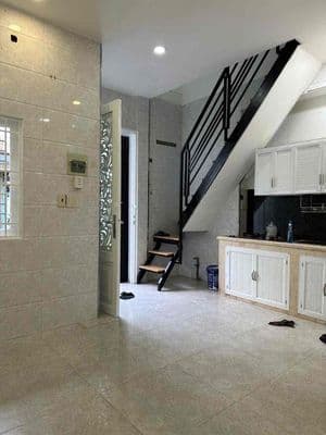Bán Nhà 2 lầu. sổ Hồng đẹp. vị trí đẹp
