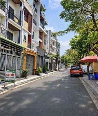 Nhà 3 tầng (4PN - 4WC) hẻm 8m Lâm Văn Bền, P. Tân Kiểng, Q7