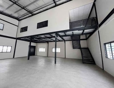 Xưởng Kinh Dương Vương Sát Tên lửa 300m2 có sẵn 3 máy lạnh