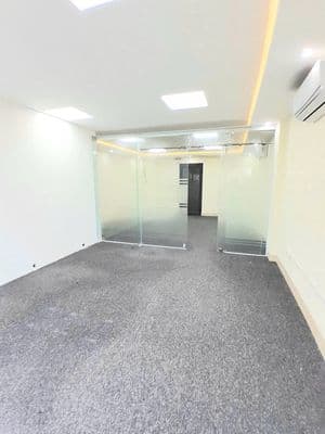 Cho thuê văn phòng 65m2 mặt phố Quan Hoa