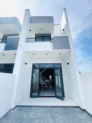 Cần tiền hạ giá bán gấp nhà 1 lầu 1 trệt nằm ngay cầu bạch đằng 2