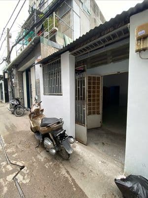 Bán nhà cấp 4 hẻm 80 Dương Quảng Hàm, DT: 4x17,5m. 72m2.