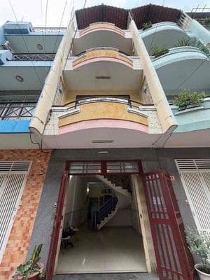 Nhà 4 tầng, sát bên Trung tâm thương mại Parc Mall- khu Cao Lỗ