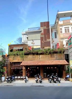 Cho thuê nhà bùi thị xuân 10m x 25m trệt lầu