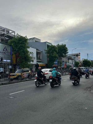 Hxh ngủ trong nhà ngay chuyến metro 2 và cv lê thị riêng cách mạng thá