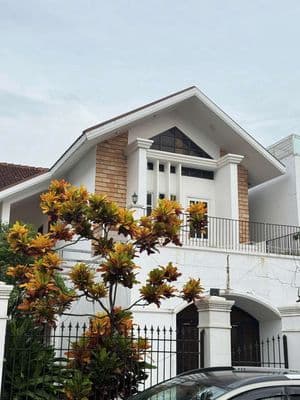 Bán biệt thự đường Nguyên Hồng - TPBMT