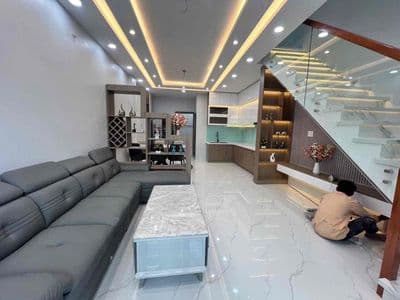 Bán nhà htp chia 2 căn cho thuê 25tr/tháng quận 7.