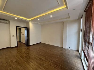 Giảm giá sàn văn phòng 70m² tại Nguyên Hồng, Đống Đa, LH E Đô
