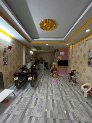 Bán nhà 3 Tầng giáp Tân Phú, Chỉ nhinhr 2tỷ , SHR công chứng nhanh