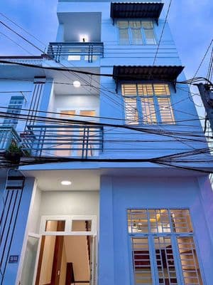 nhà 1 trệt 2 lầu thổ cư hoàn công hẻm 152 đoàn thị điểm thông qua cmt8