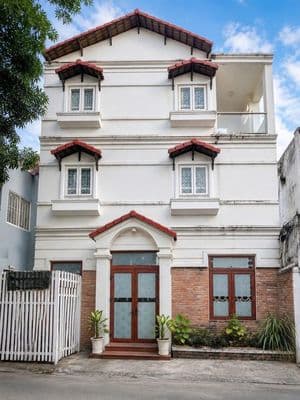 Bán hàng hiếm nhà 3 tầng ngay đường Hồng Đức - Bình Thọ, nhà 3 tầng