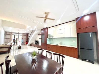 CHO THUÊ NHÀ MỚI FULL NỘI THẤT KĐT MỸ GIA THÁI HƯNG 22 TRIỆU/THÁNG