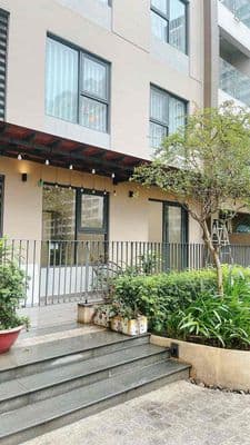 Cho thuê căn góc 79m2 2pn 2wc sân vườn 35m2 qoanh nhà thông sân chung